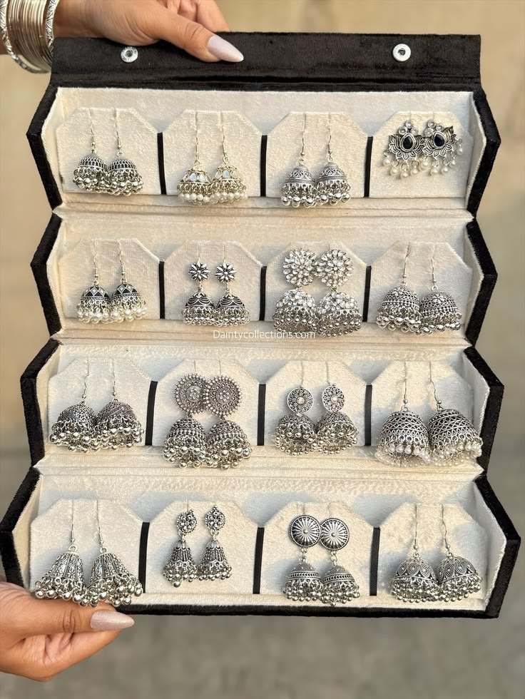 Jewelry organizer good for travel